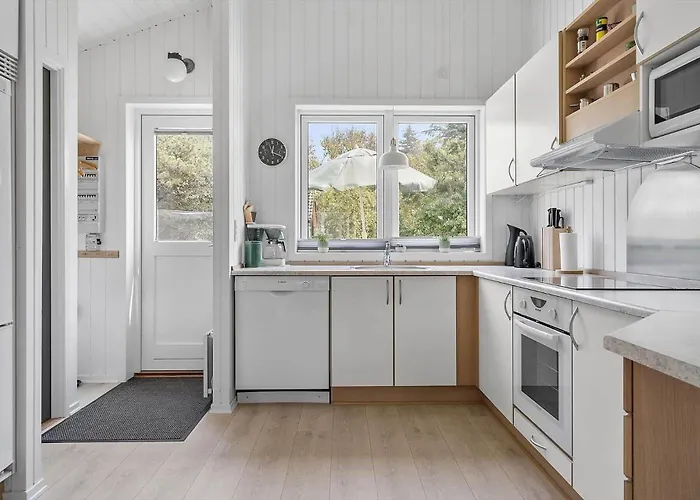 1114-ringkobing-hjelmevej-11 * Søndervig